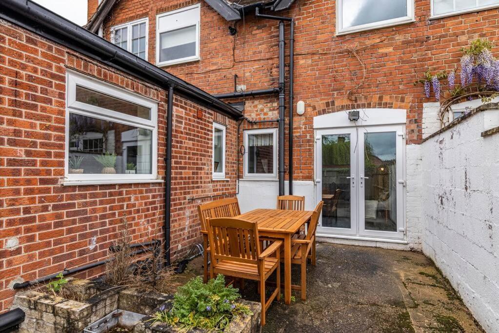 Dovecote House Beeston Private Parking 15Mins From Nottingham City Centre Close To Qmc Hospital Exterior foto