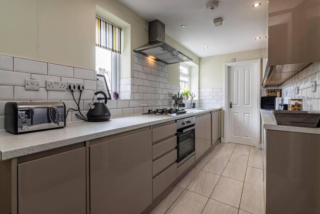 Dovecote House Beeston Private Parking 15Mins From Nottingham City Centre Close To Qmc Hospital Exterior foto